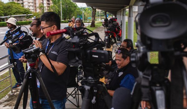 Pengamal media/Foto fail BERNAMA