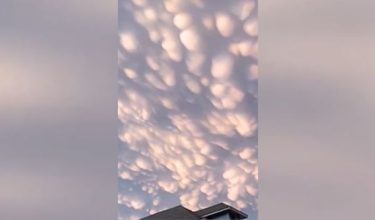 Tangkap layar fenomena awan mammatus/Reuters
