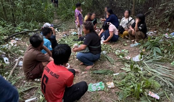 Dua kanak-kanak antara 13 PATI Myanmar ditahan di Jeli pada Ahad/Foto PGA Tenggara