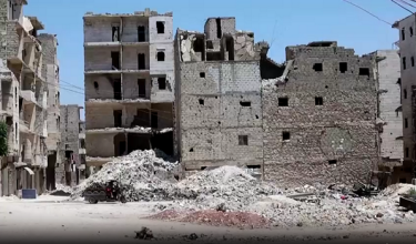 Timbunan runtuhan bangunan di Aleppo. - Reuters