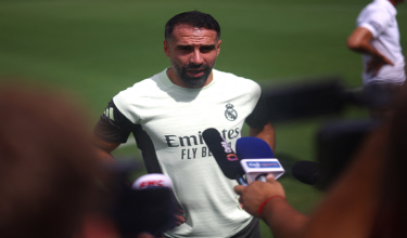 Pemain Real Madrid, Dani Carvajal ditemu bual media selepas sesi latihan kelab pada Isnin / REUTERS