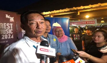 Datuk Seri Abdul Karim ditemui media di Kampung Budaya Sarawak, Teluk Bandung malam tadi