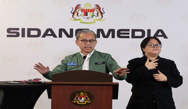 Datuk Fahmi Fadzil menegaskan bahawa pendirian rasmi Malaysia kekal jelas dan konsisten, iaitu mengiktiraf hak rakyat Palestin untuk menubuhkan sebuah negara merdeka. Foto-BERNAMA