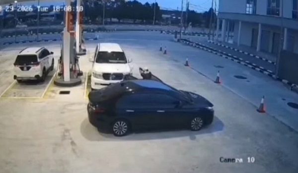 Tangkap layar video tular di media sosial