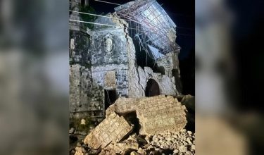 Sebuah gereja musnah selepas gempa bumi berukuran 6.9 magnitud melanda bandar Daanbantayan, wilayah Cebu, tengah Filipina/ AFP