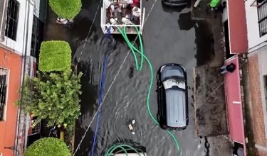 Kerja pembersihan, saliran dimulakan selepas hujan lebat landa Mexico City/ REUTERS