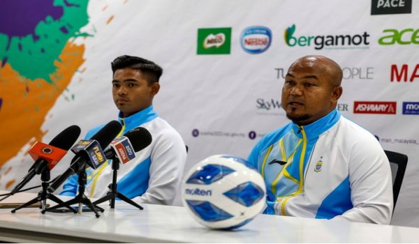 Ketua jurulatih Penang FC, Ahmad Rizal Ahmad Rakhli (Kanan) / Foto BERNAMA