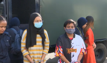 Ibu tunggal dan rakan serumah yang didakwa atas dua pertuduhan menganiaya dan mengabaikan anak kandungnya pada Ogos lalu.