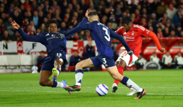 Anthony Elanga dari Nottingham Forest menjaringkan gol tunggal ketika menentang Manchester United / Foto REUTERS.