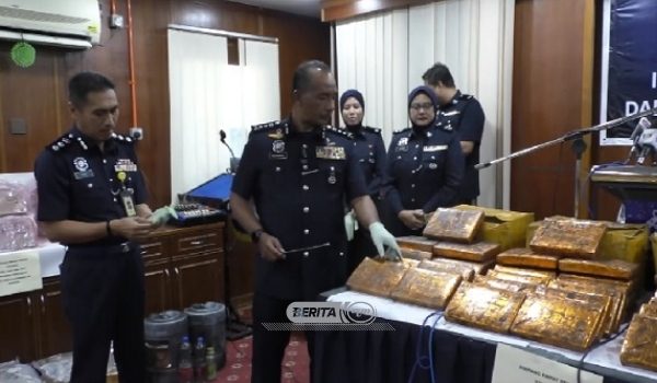 Sidang media yang dijalankan di Ibu Pejabat Polis Daerah (IPD) Kangar