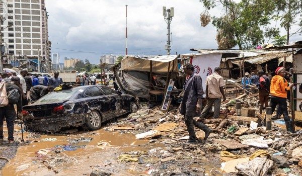 Hujan lebat berterusan di beberapa wilayah di Kenya mengakibatkan banjir dan tanah runtuh sejak Mac lalu - AFP