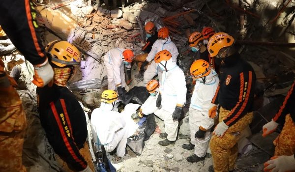 0206 LNR FILIPINA KORBAN RUNTUH MENINGKAT