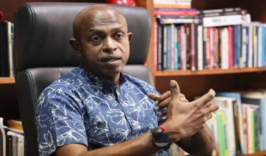 GEORGE TOWN, 30 Okt -- Pensyarah Sosiologi Politik, Pusat Pengajian Sains Kemasyarakatan, Universiti Sains Malaysia (USM) Prof Dr Sivamurugan Pandian ketika ditemu bual Bernama baru-baru ini.

Pulau Pinang dibawah pemerintahan DAP selama tiga penggal dilihat sebagai kubu kuat Pakatan Harapan (PH), namun ia tidak menutup peluang parti-parti lain untuk menembusi negeri itu pada Pilihan Raya Umum ke-15 (PRU15).

Sivamurugan ketika ditemui berkata Tasek Gelugor, Nibong Tebal dan Bayan Baru adalah antara kerusi Parlimen yang terbuka untuk berlaku saingan sengit antara PH dan parti Barisan Nasional dan Perikatan Nasional (PN) untuk menguasai kerusi tersebut.

-- fotoBERNAMA (2022) HAK CIPTA TERPELIHARA