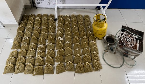 100 bungkus ketum dirampas dalam serbuan di sebuah rumah sewa/Foto PGA Tenggara