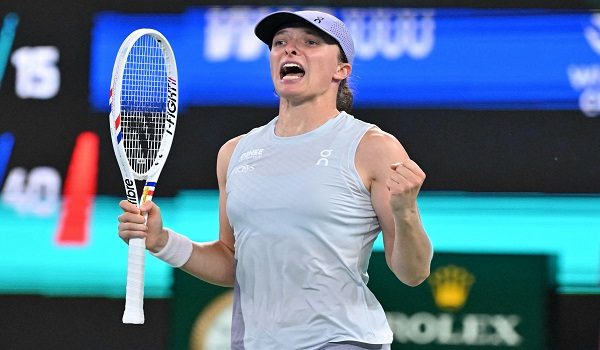 Pemain dari Poland, Iga Swiatek memulakan kempen WTA Finals penuh bergaya /AFP
