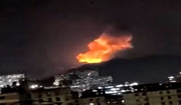 Beberapa letupan didakwa berlaku di sekitar Caracas. Foto REUTERS