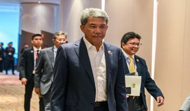 KUALA LUMPUR, Oct 24 -- Foreign Minister Datuk Seri Mohamad Hasan (centre) attends the Extended Informal Consultation on the Implementation of the Five-Point Consensus in conjunction with the 47th ASEAN Summit and Related Summits at the Kuala Lumpur Convention Centre (KLCC) today.

--fotoBERNAMA (2025) COPYRIGHTS RESERVED