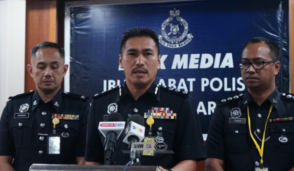 Ketua Polis Daerah Kangar, Penolong Pesuruhjaya Polis (ACP) Yusharifuddin Mohd Yusop (tengah)