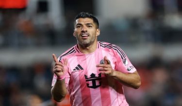 Luis Suárez dari Inter Miami CF meraikan selepas menjaringkan gol keempat pasukan dalam perlawanan MLS antara Houston Dynamo FC dan Inter Miami di Stadium Shell Energy pada 2 Mac 2025 di Houston, Texas / Foto AFP