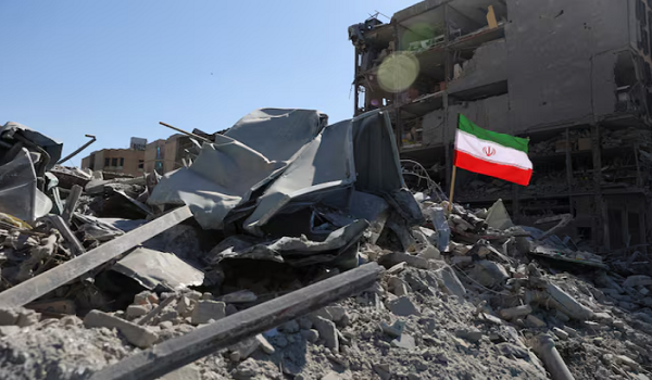 Tehran dakwa konflik bukan dimulakan pihaknya, gesa Majlis Keselamatan PBB campur tangan segera./REUTERS