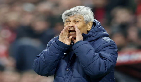 Ketua jurulatih Romania, Mircea Lucescu/REUTERS