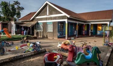 Pemandangan sekolah Ggaba selepas serangan tikaman kanak-kanak di Kampala/Foto AFP