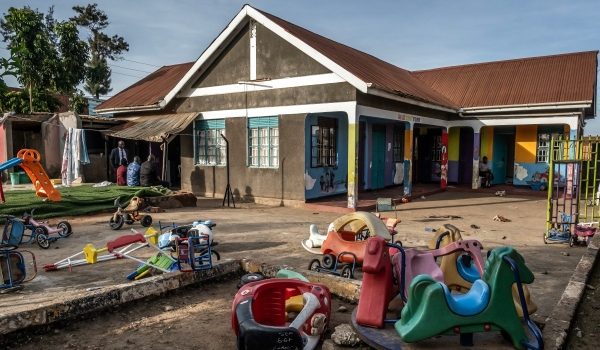 Pemandangan sekolah Ggaba selepas serangan tikaman kanak-kanak di Kampala/Foto AFP