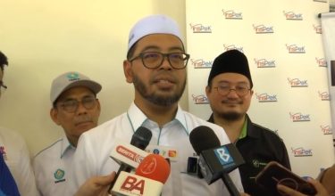 Menteri di Jabatan Perdana Menteri (Hal Ehwal Agama), Dr Zulkifli Hasan ditemui pada Projek Pemerkasaan Perusahaan Bakeri dan Pastri di Kampung Telong, Bachok, Kelantan.