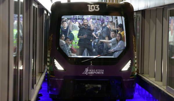 0306_AEROTRAIN_KEMBALI