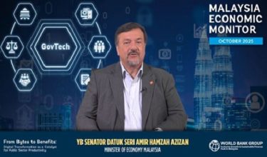 Menteri Kewangan II, Datuk Seri Amir Hamzah Azizan pada majlis pelancaran laporan Malaysia Economic Monitor Bank Dunia di ibu negara