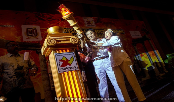 Mendiang Annie Choong (Kanan)/ Foto BERNAMA
