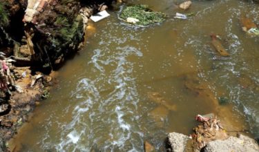 Tragedi pencemaran Sungai Kim-Kim yang menjejaskan  kesihatan lebih 2,000 orang awam dan menyebabkan 111 sekolah di Pasir Gudang ditutup/FOTO FAIL BERNAMA