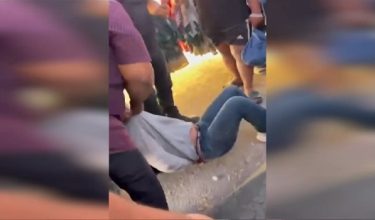 Orang ramai yang mempunyai maklumat berhubung video tular melibatkan kejadian pukul seorang lelaki diminta menghubungi Ibu Pejabat Polis Daerah Kota Setar bagi membantu siasatan.