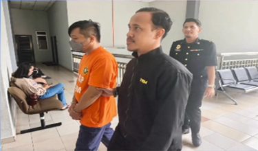 Suspek direman lima hari atas tuduhan minta, terima rasuah.