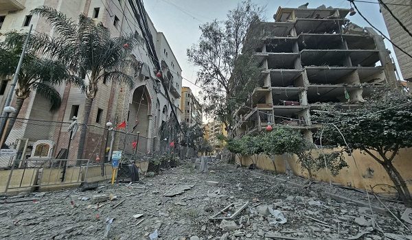 This photograph shows the damage at the site of an Israeli airstrike in the Hadath neighbourhood of Beiruts southern suburbs, on April 4, 2026. The Israeli military said on April 3, it had struck more than 3,500 targets across Lebanon in the month since fighting with Iran-backed Hezbollah militants. Lebanon was drawn into the Middle East war on March 2 when Hezbollah launched attacks on Israel to avenge the killing of the Iranian leader. Israel has responded with broad strikes across Lebanon and a ground offensive. (Photo by AFP) /
