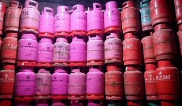 Harga silinder LPG 12 kilogram meningkat sebanyak 387 taka (RM16.50)/Foto VIORY