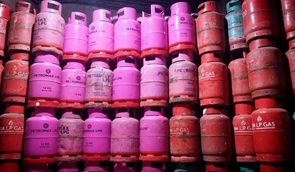Harga silinder LPG 12 kilogram meningkat sebanyak 387 taka (RM16.50)/Foto VIORY