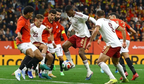 Pemain Sepanyol, Cristhian Mosquera beraksi menentang Mesir dalam perlawanan persahabatan di Barcelona/Foto REUTERS