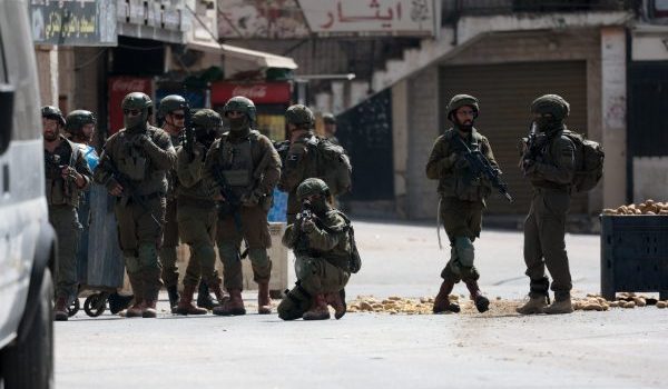 Tentera Zionis Israel membuat serbuan di Qalandya, Tebing Barat/Foto REUTERS