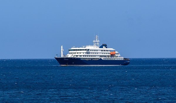 A general view of the cruise ship MV Hondius stationary off the port of Praia, the capital of Cape Verde, on May 3, 2026. An outbreak of "severe acute respiratory illness" on board a cruise ship in the Atlantic has left two people dead and a third in intensive care in Johannesburg, South Africa's health ministry told AFP on May 3, 2026.
The outbreak occurred on the MV Hondius, travelling from Ushuaia in Argentina to Cape Verde. The patient being treated in Johannesburg tested positive for a hantavirus, a family of viruses that can cause hemorrhagic fever, South African spokesperson Foster Mohale said. (Photo by AFP)