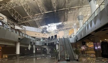 Keadaan di dalam Terminal 1 Lapangan Terbang Antarabangsa Kuwait yang mengalami kerosakan selepas diserang dron dan peluru berpandu/FOTO X/@_A_khalifa