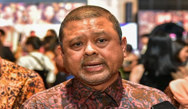 Ketua Pengarah Tourism Malaysia, Datuk Manoharan Periasamy ketika bertemu pengamal media pada acara tayangan perdana karpet merah filem 'Worth The Wait' di Dadi Cinema hari ini. Foto BERNAMA