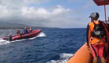 Operasi SAR 30 penumpang hilang tragedi feri karam berhampiran Bali diperhebat./REUTERS