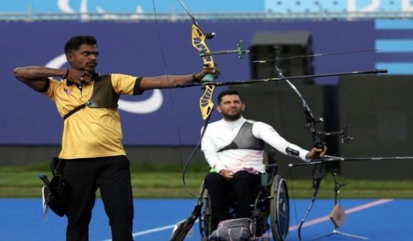 S. Suresh ketika beraksi menentang pemanah Iran, Mohammad Reza Arab Ameri. - FOTO BERNAMA