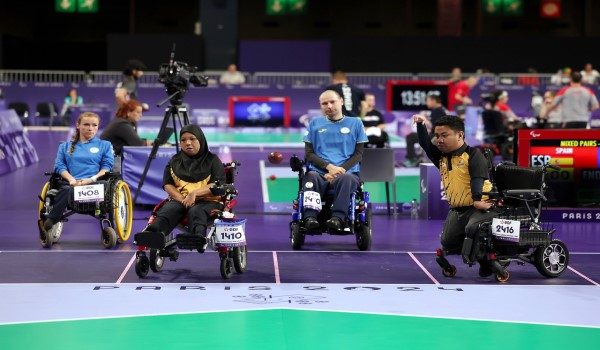 Pasangan beregu boccia negara, Abdul Razzaq Abdul Rahman dan Noor Askuzaimey Mat Salim menewaskan gandingan Ukraine, Artem Kolinko-Nataliia Konenko, dengan keputusan tipis 5-4 / Foto Bernama