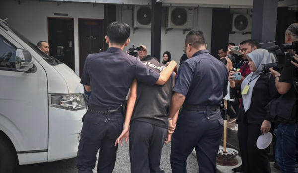 0410 JHR MAHKAMAH REMAN BUNUH PELAJAR