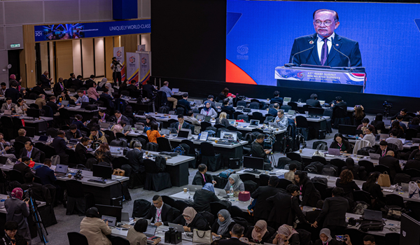 Perdana Menteri Datuk Seri Anwar Ibrahim menyampaikan ucapan pada Majlis Perasmian Sidang Kemuncak ASEAN ke-47 dan Sidang Kemuncak Berkaitan di KLCC pada 26 Oktober 2025/Foto BERNAMA