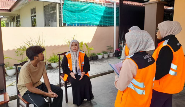 Pihak JKM menemu bual anak ke-3 mangsa bunuh eksekutif bank di Taman Sultan Abdul Halim, Tanjung Bendahara/ JKM
