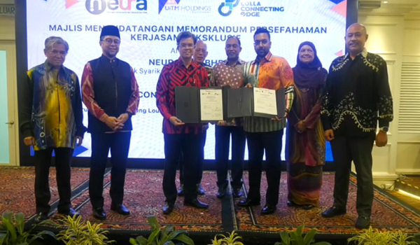 Menteri Pendidikan Tinggi, Datuk Seri Dr. Zambry Abd Kadir (tengah) hadir menyaksikan pemeteraian Memorandum Persefahaman kerjasama eksklusif antara Neura Sdn Bhd dan Colla Connecting Edge Sdn Bhd/ RTM