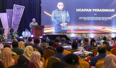 Menteri Besar Pahang, Datuk Seri Wan Rosdy Wan Ismail berucap pada Majlis Apresiasi Bintang Antidadah Tahun 2025 AADK Negeri Pahang/ BERNAMA